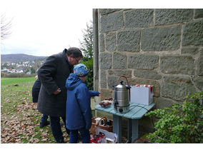 Krippenandacht mit Segnung der Kinder (Foto: Karl-Franz Thiede)